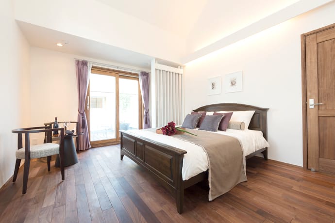 写真：F-CONによる、良質な睡眠を促す快適な寝室