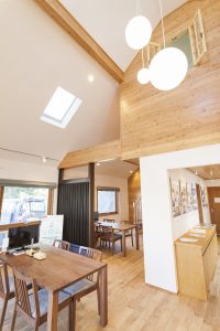 吹き抜けのある家