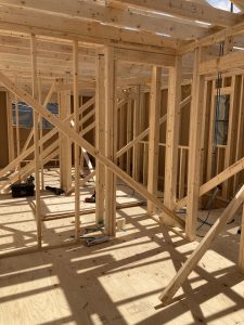 間口6ｍ　30坪　２階建ての家　組み立て工事　