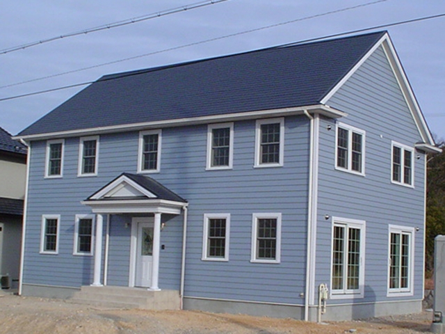 『 三角屋根の青いお家 』