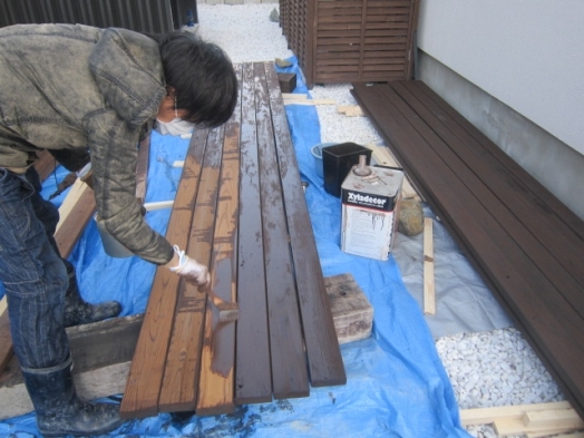 ウッドデッキ工事中